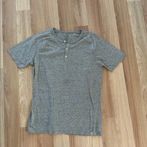 American Eagle size M Men's Gray Button Collar Classic Fit Tshirt